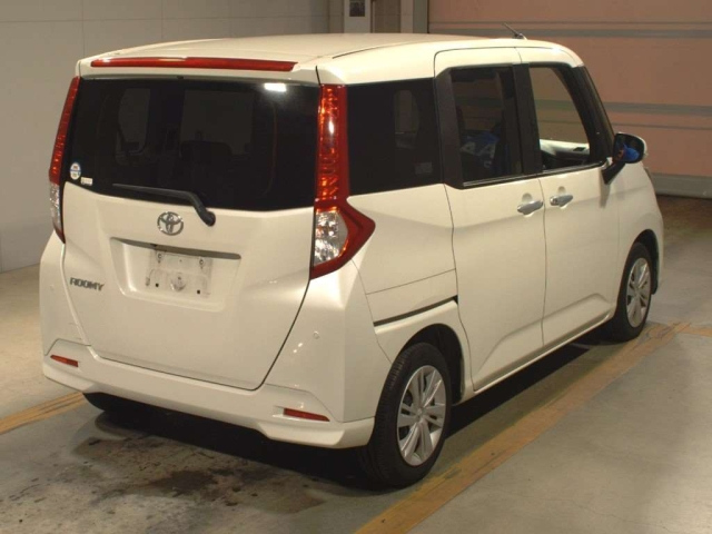 TOYOTA ROOMY 2022