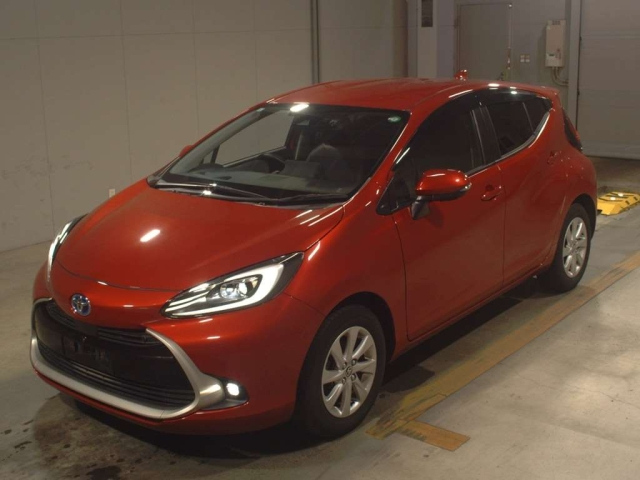 TOYOTA AQUA 2021