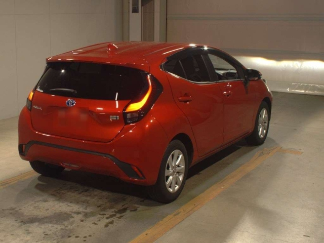 TOYOTA AQUA 2021