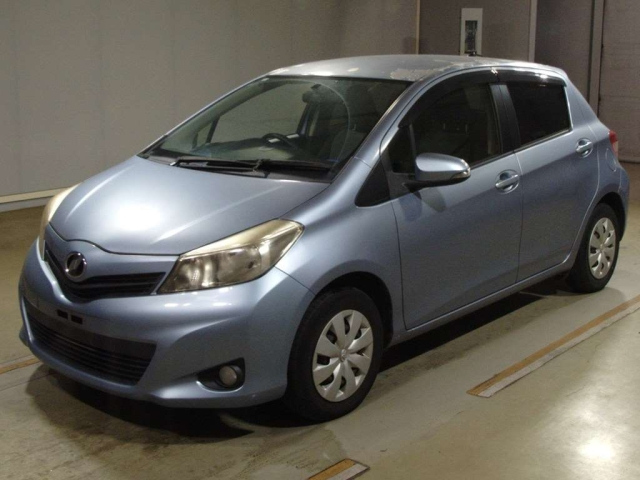 TOYOTA VITZ 2012