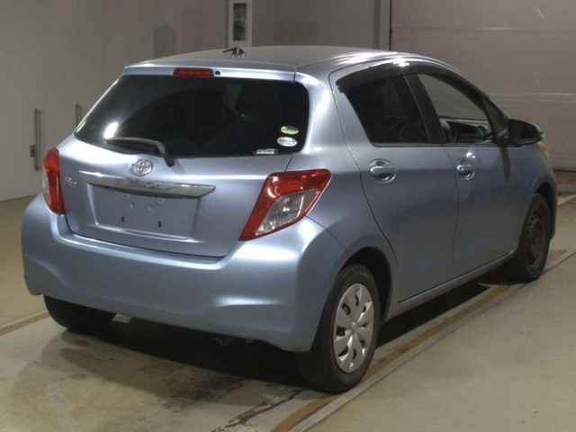 TOYOTA VITZ 2012