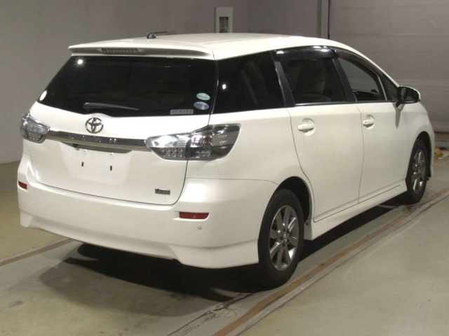 TOYOTA WISH 2017