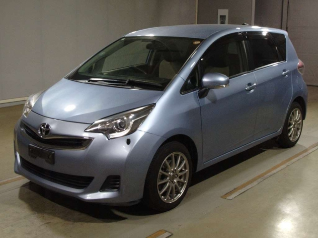 TOYOTA RACTIS 2015