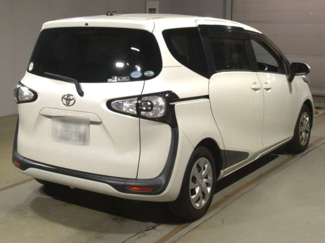 TOYOTA SIENTA 2015