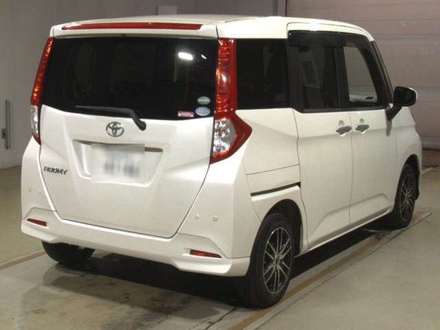 TOYOTA ROOMY 2017