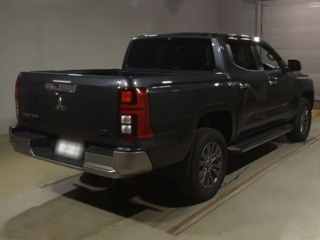 MITSUBISHI TRITON 2024