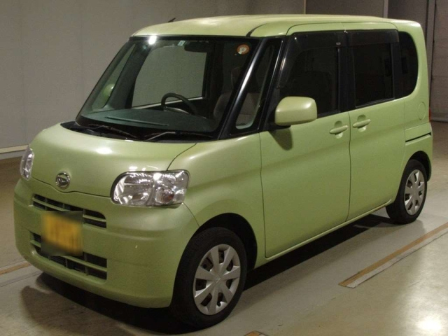 DAIHATSU TANTO 2011