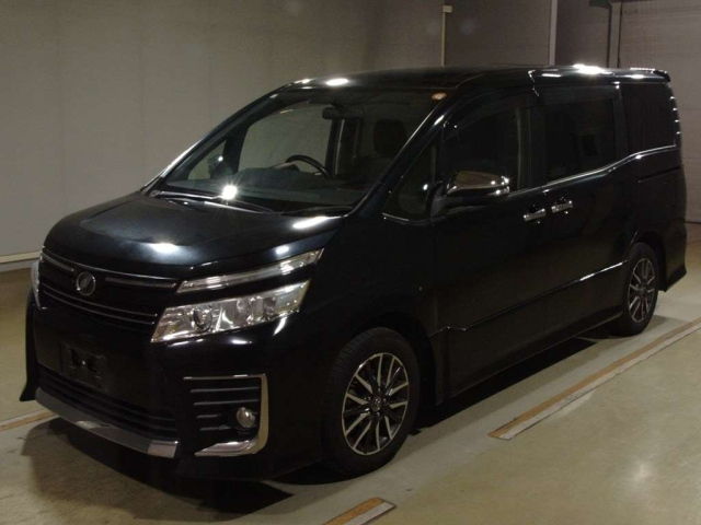 TOYOTA VOXY 2015