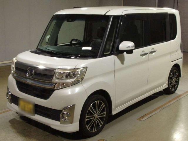 DAIHATSU TANTO 2015