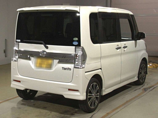 DAIHATSU TANTO 2015