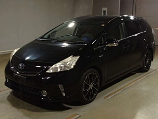 TOYOTA PRIUS ALPHA 2013