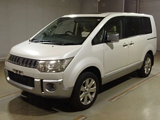 MITSUBISHI DELICA D5 2010