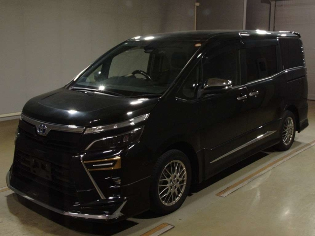TOYOTA VOXY 2021