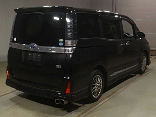 TOYOTA VOXY 2021