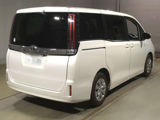 TOYOTA NOAH 2021