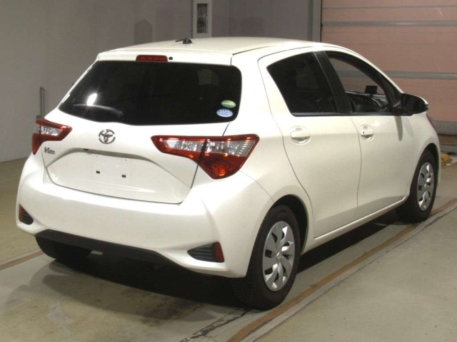TOYOTA VITZ 2019