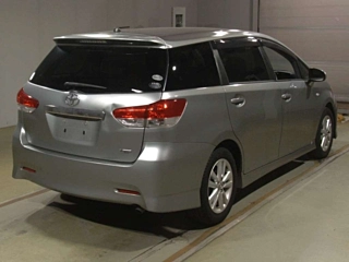 TOYOTA WISH 2009