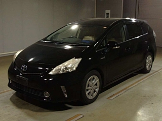 TOYOTA PRIUS ALPHA 2011