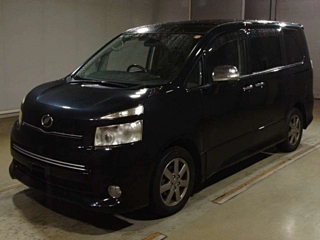 TOYOTA VOXY 2010