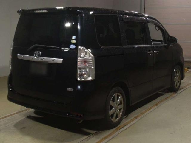 TOYOTA VOXY 2010