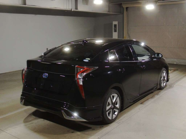 TOYOTA PRIUS 2018