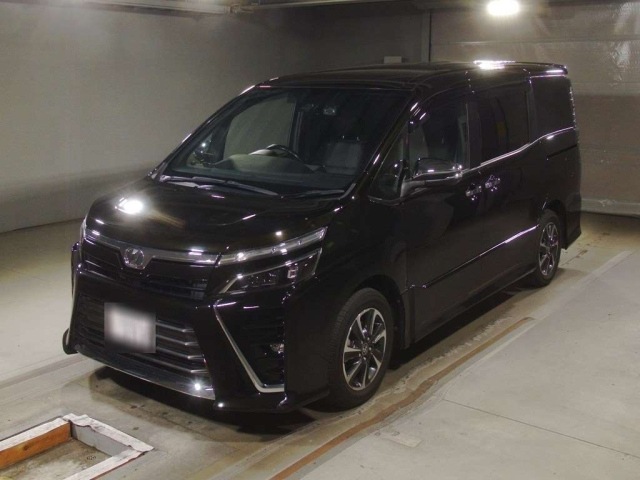 TOYOTA VOXY 2018