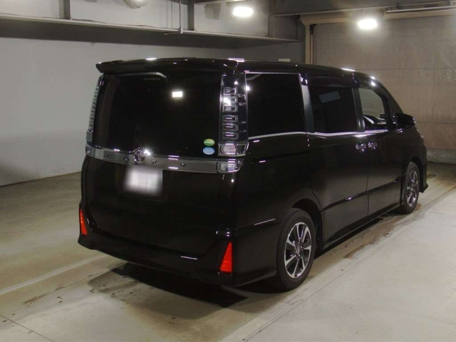 TOYOTA VOXY 2018