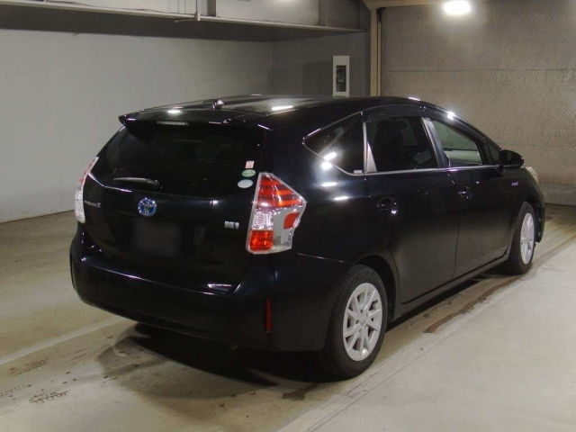 TOYOTA PRIUS ALPHA 2014