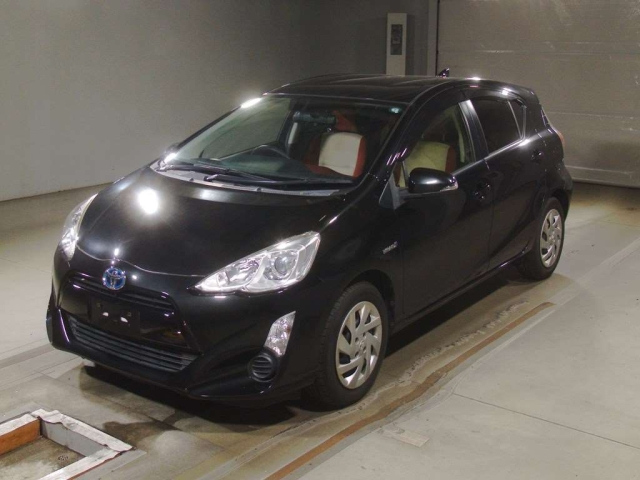 TOYOTA AQUA 2015