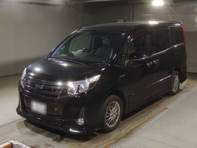 TOYOTA NOAH 2016