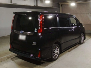 TOYOTA NOAH 2016