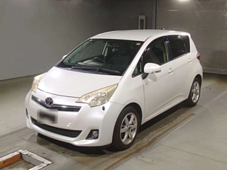 TOYOTA RACTIS 2013