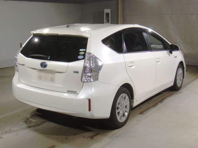 TOYOTA PRIUS ALPHA 2013