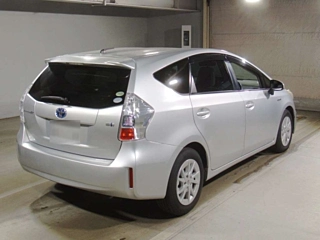 TOYOTA PRIUS ALPHA 2013