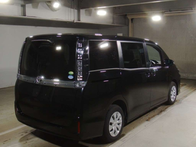 TOYOTA VOXY 2016