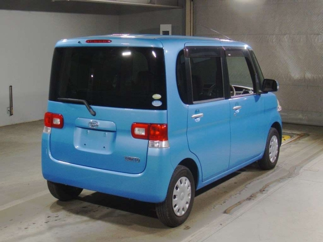 DAIHATSU TANTO 2010