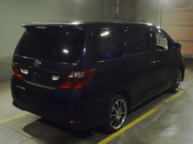 TOYOTA VELLFIRE 2010