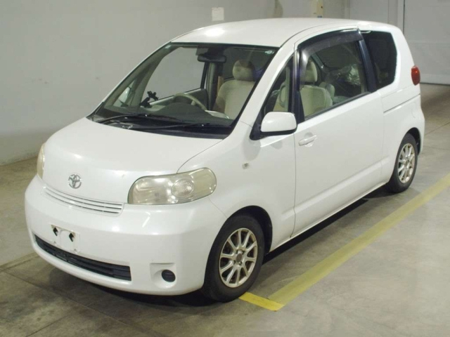 TOYOTA PORTE 2009