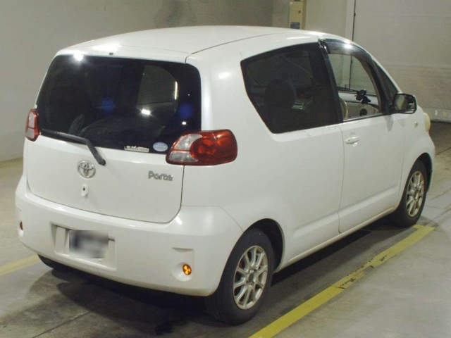 TOYOTA PORTE 2009