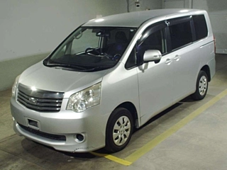 TOYOTA NOAH 2012