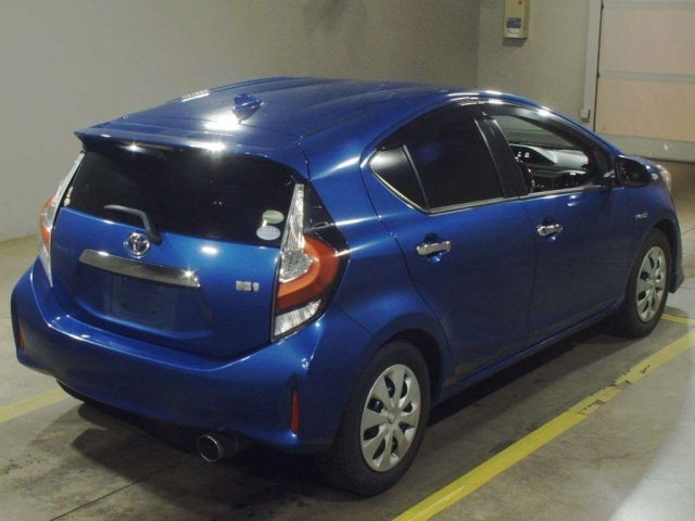 TOYOTA AQUA 2019