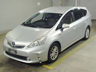 TOYOTA PRIUS ALPHA 2014