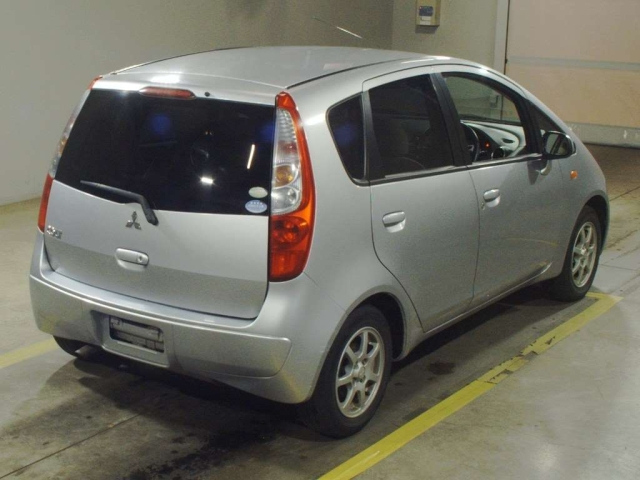 MITSUBISHI COLT 2010