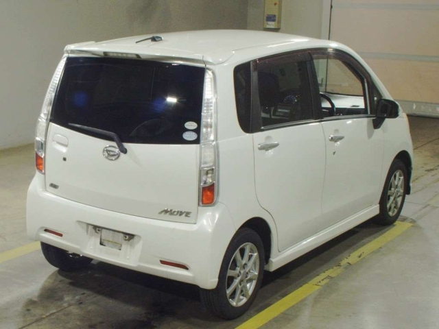 DAIHATSU MOVE 2011
