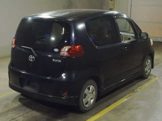 TOYOTA PORTE 2009