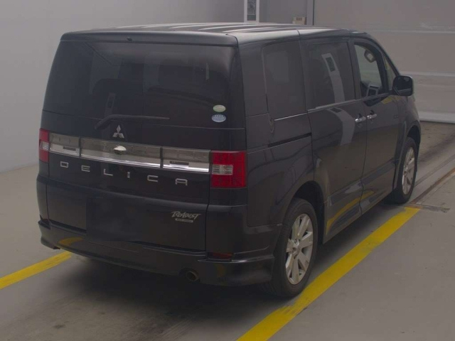 MITSUBISHI DELICA D5 2011