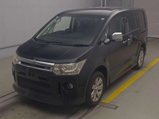 MITSUBISHI DELICA D5 2011