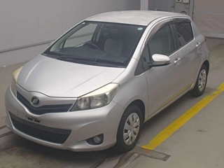 TOYOTA VITZ 2011