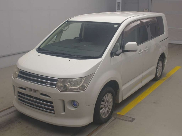 MITSUBISHI DELICA D5 2008