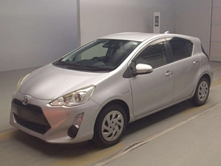 TOYOTA AQUA 2016
